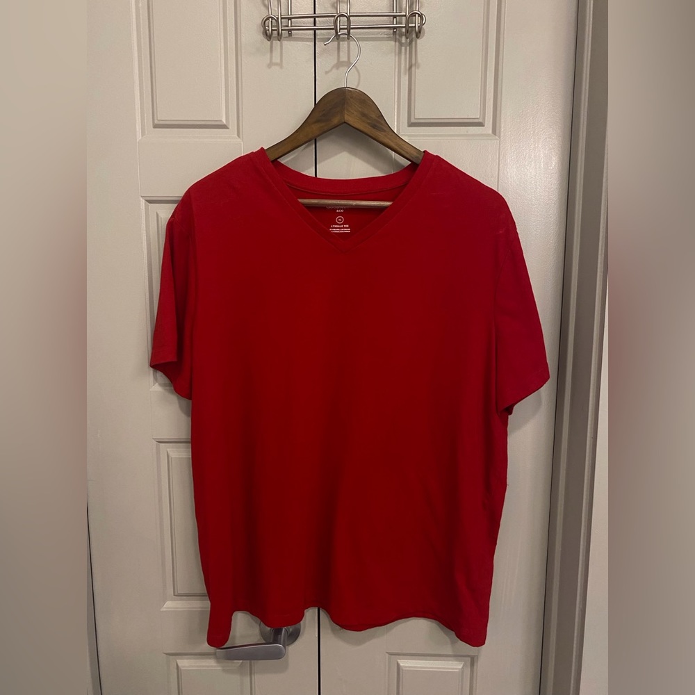 Men’s XL V-Neck T-Shirt
